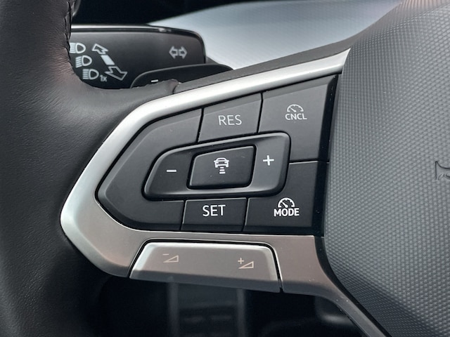 Volkswagen Golf 1.5 eTSI DSG Golf VIII IQ.Drive