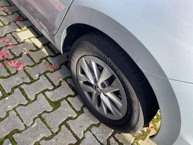 Skoda Fabia Fabia 1,0 TSI DSG LED/PDC/Sitzheizung vo./u.v.m.