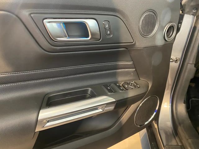 Ford Mustang Convertible GT 5.0 V8