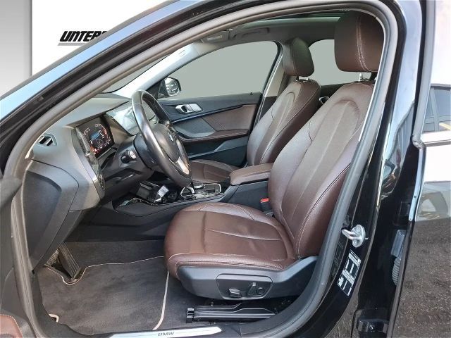 BMW 118 118d Luxury Line Sedan