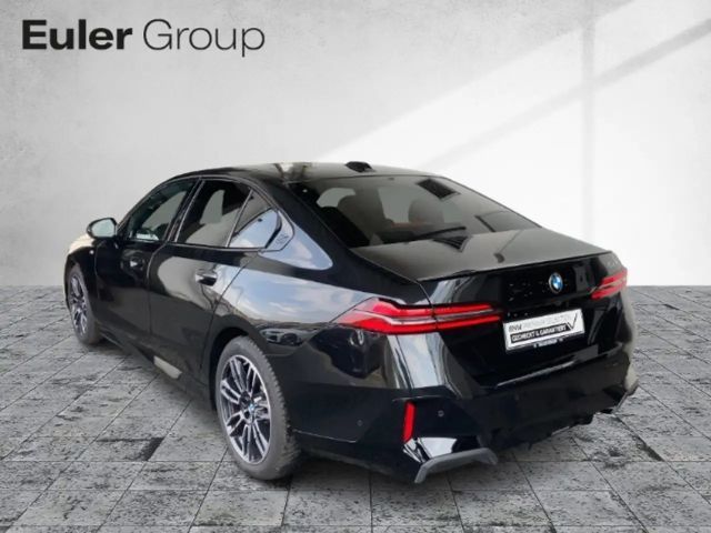 BMW 520 520i M-Sport Sedan