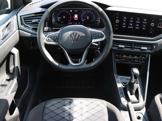 Volkswagen Polo 1.0 TSI DSG R-Line