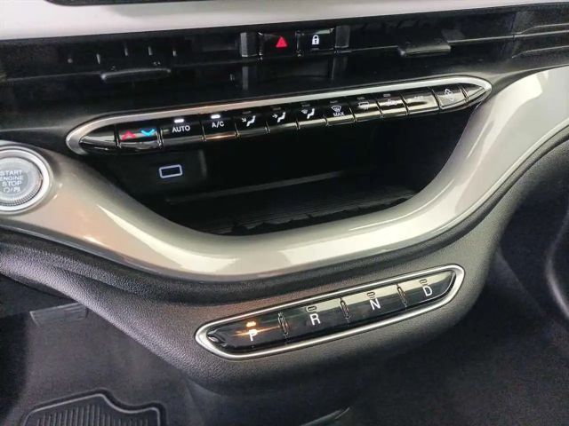 Fiat 500e Sitzheizung Rückfahrkamera Parksensoren