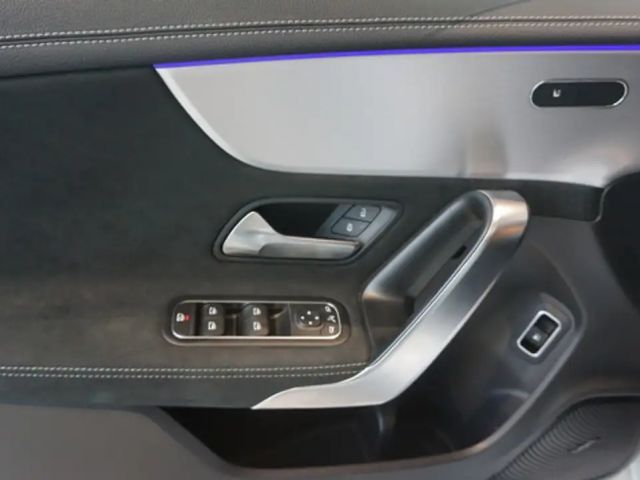 Mercedes-Benz CLA 250 AUTOMATIK+LEDER+NAVI+LED+DIGITALER TACHO