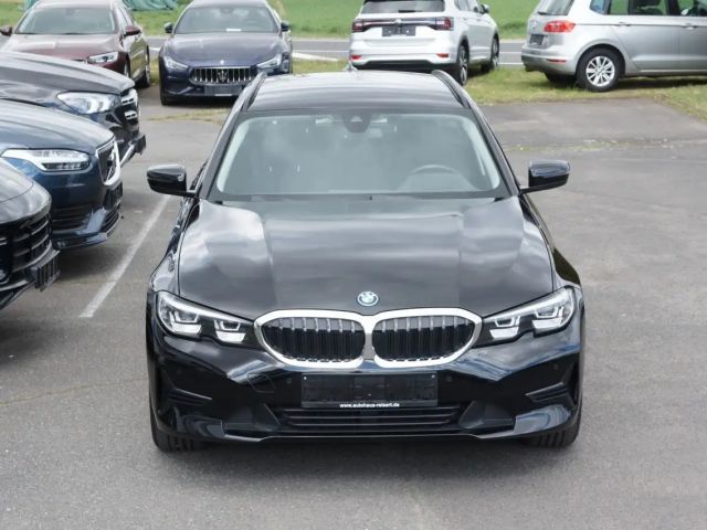 BMW 320 320e Advantage pakket xDrive