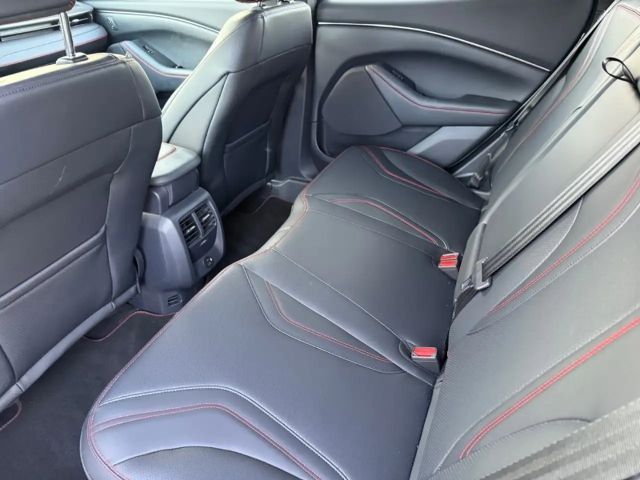 Ford Mustang Mach-E AWD Extended range