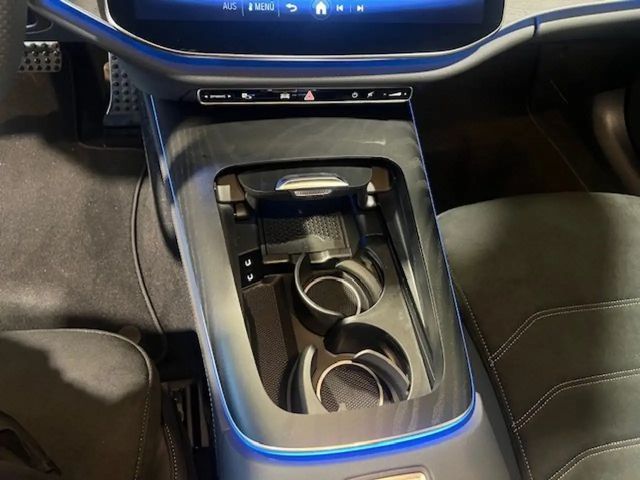 Mercedes-Benz E 220 AMG Line E 220 d Sedan