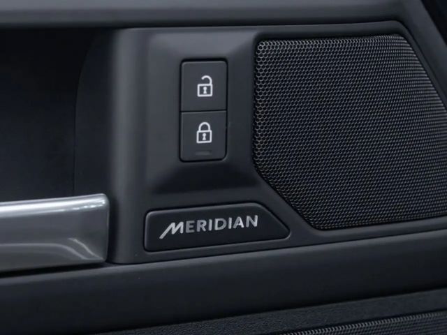 Land Rover Defender 110 D300 Dynamic SE