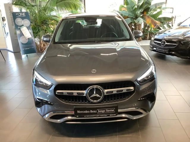 Mercedes-Benz GLA 200 Progressive