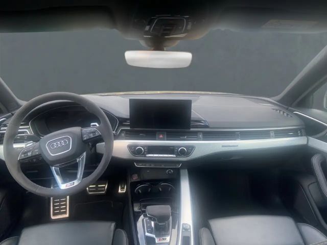 Audi RS4 Avant Quattro