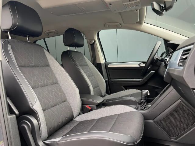 Volkswagen Touran 1.5 TSI DSG IQ.Drive