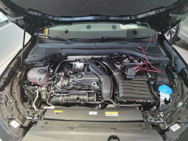 Volkswagen Passat 1.5 eTSI BMT DSG