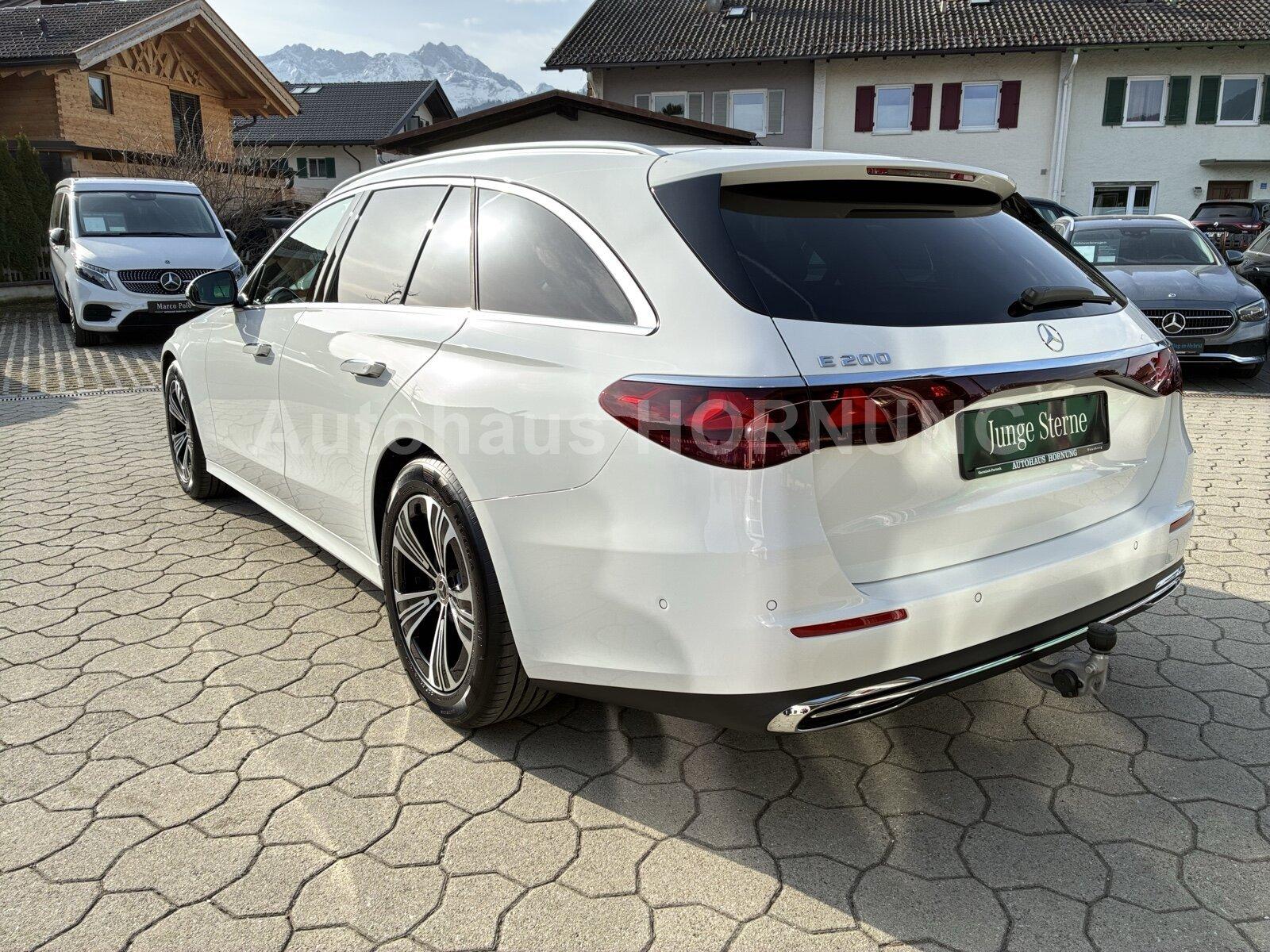 Mercedes-Benz E 200 AVANTGARDE