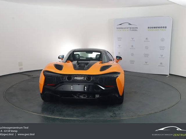 McLaren Artura Spider