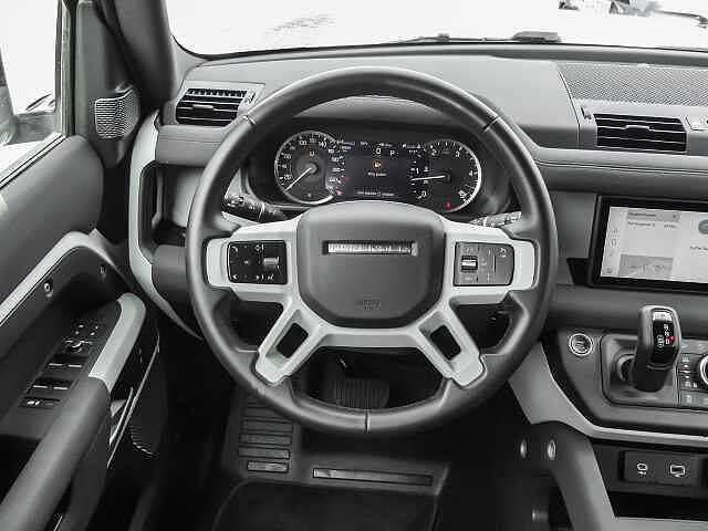 Land Rover Defender 110 Dynamic SE