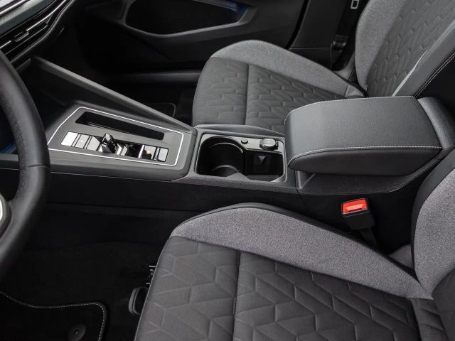 Volkswagen Golf 2.0 TDI DSG Life Variant