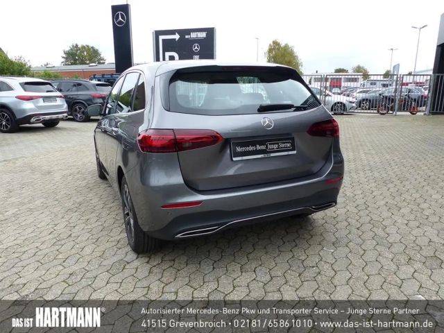 Mercedes-Benz B 180 Progressive Sedan