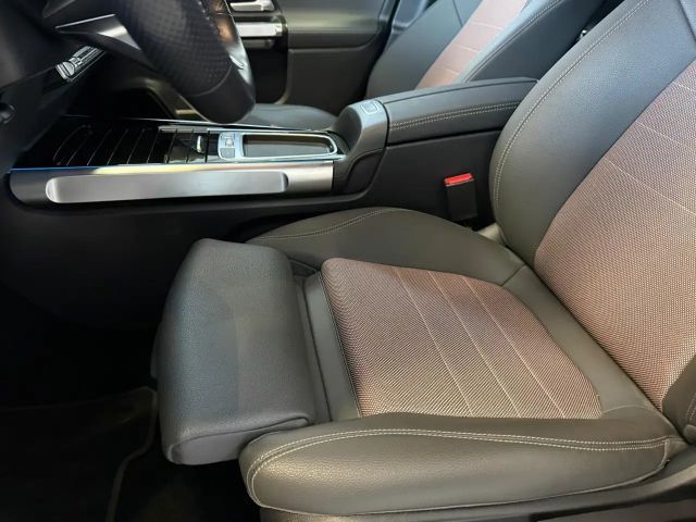 Mercedes-Benz EQB 300 4MATIC Electric Art