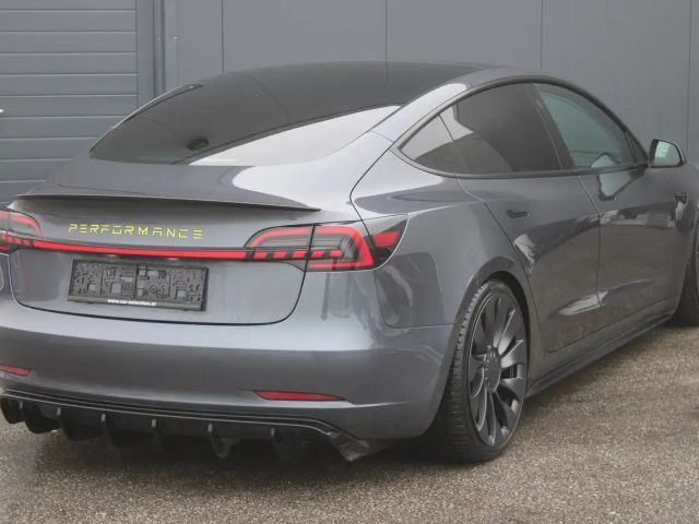 Tesla Model 3 AWD Performance