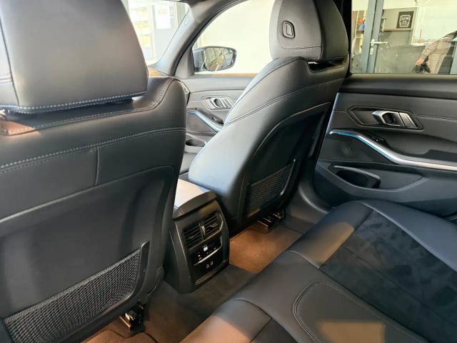 BMW 330 330e M-Sport xDrive