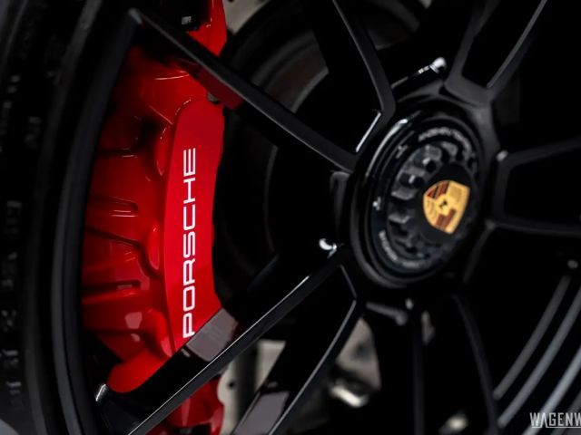 Porsche 992 Cabrio Carrera GTS