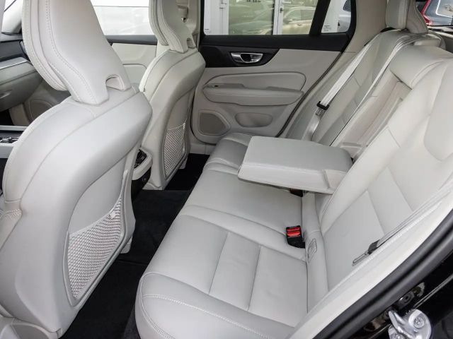 Volvo V60 Cross Country AWD Ultimate