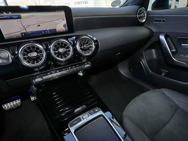 Mercedes-Benz A 200 AMG Line