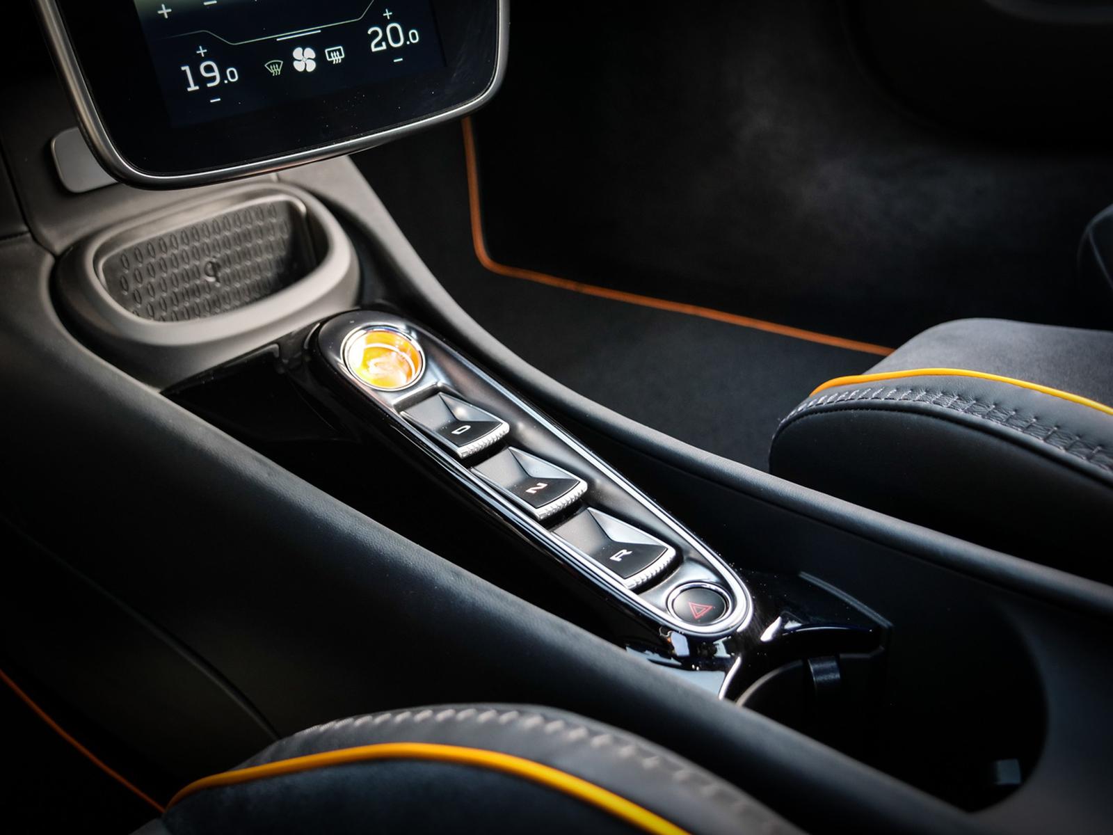 McLaren Artura Spider