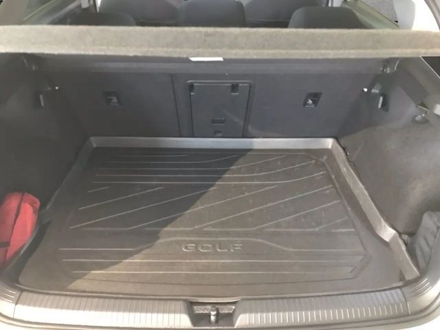 Volkswagen Golf 1.5 TSI Golf VIII