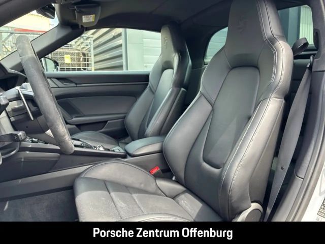 Porsche 992 4 Coupé GTS Targa