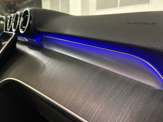 Mercedes-Benz C 300 C 300 e Sedan