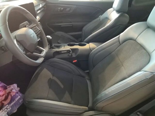 Ford Mustang Fastback GT 5.0 V8