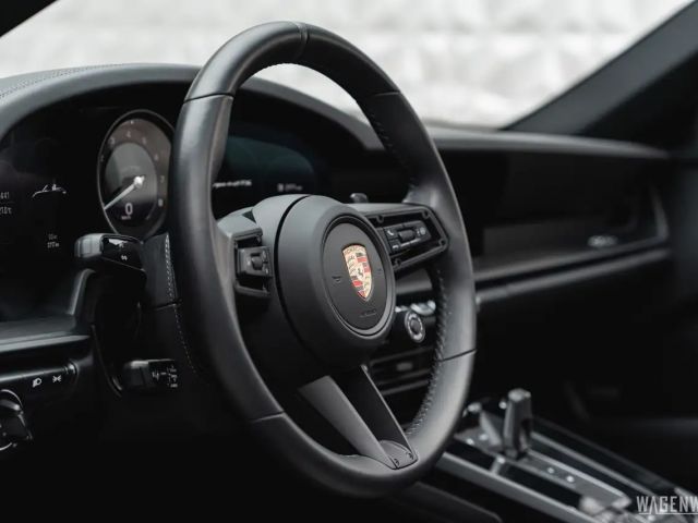 Porsche 992 4 Cabrio GTS Targa