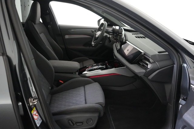 Audi A6 Avant Quattro S-Tronic