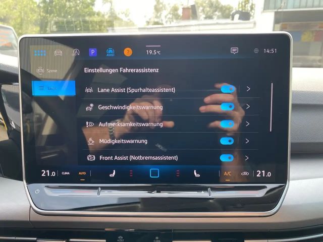 Volkswagen Golf DSG Life Variant