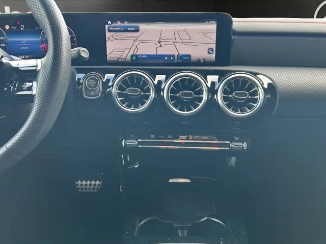 Mercedes-Benz CLA 180 AMG Line Shooting Brake