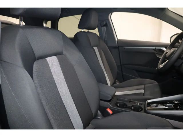 Audi A3 30 TFSI Sedan Sportback