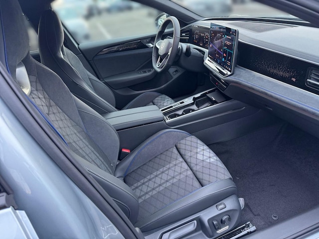 Volkswagen Passat 2.0 TDI DSG IQ.Drive R-Line