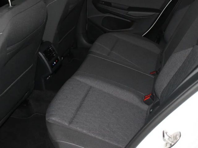 Volkswagen Golf Life Move