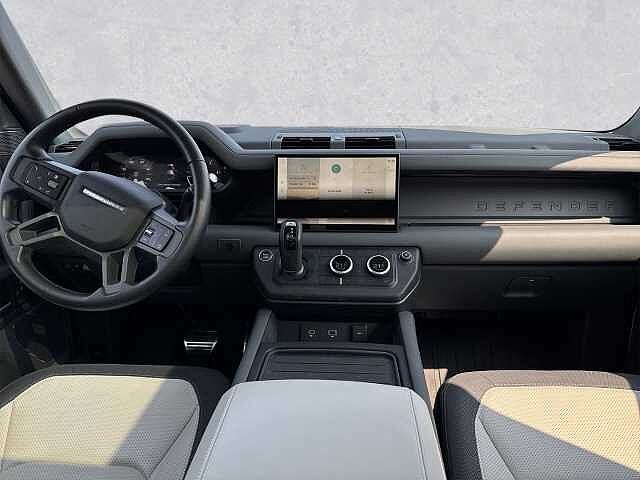 Land Rover Defender 110 Dynamic HSE