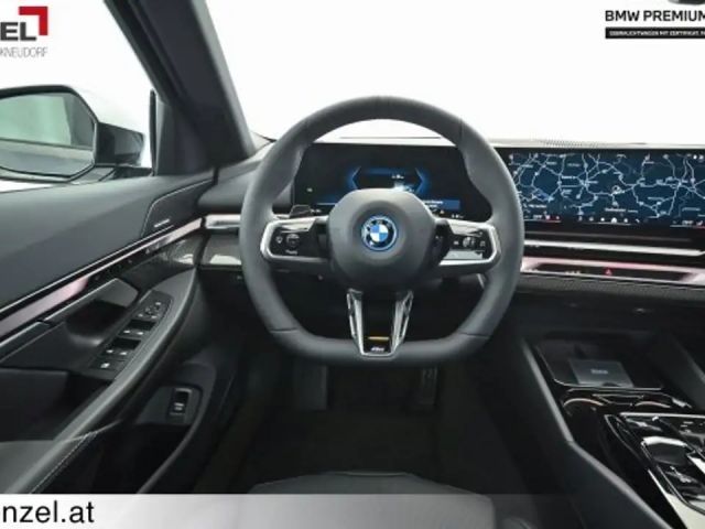 BMW i5 eDrive40
