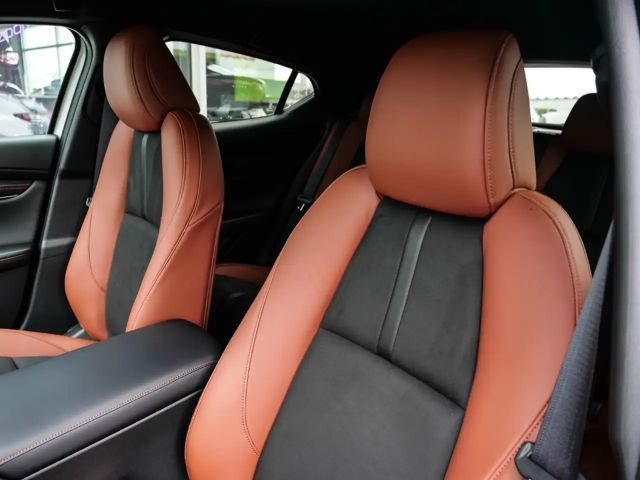 Mazda 3 2.5L SkyActiv e-Skyactiv