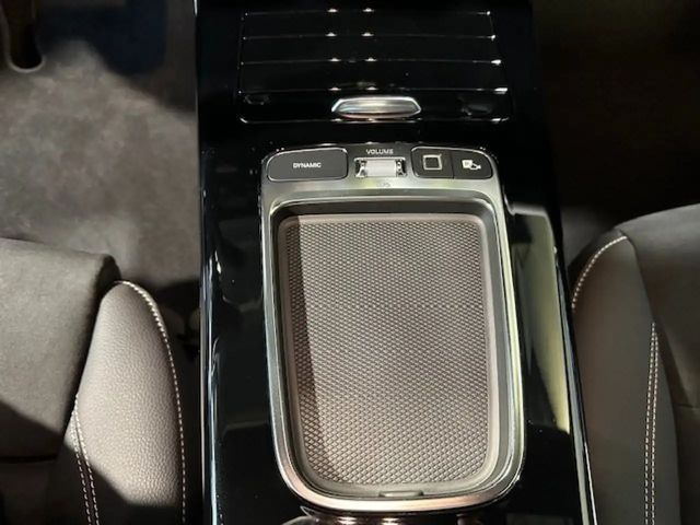 Mercedes-Benz CLA 200 AMG Line Coupé