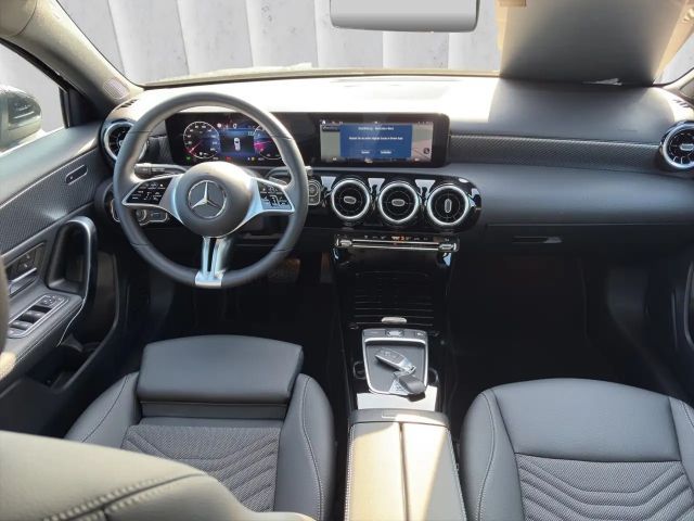 Mercedes-Benz A 180 Hatchback Progressive