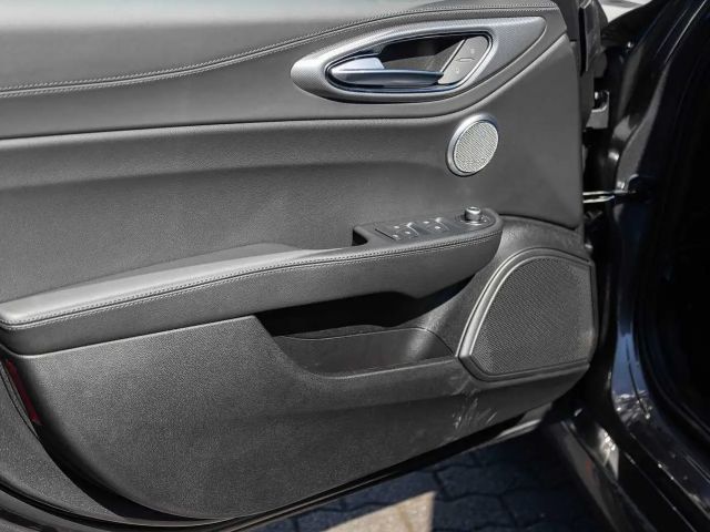 Alfa Romeo Giulia AT8 Q4 Turbo Veloce