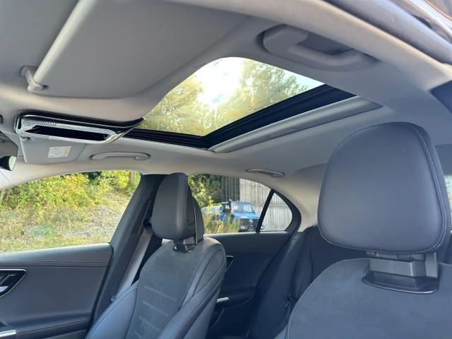 Mercedes-Benz C 200 AMG Line Sedan