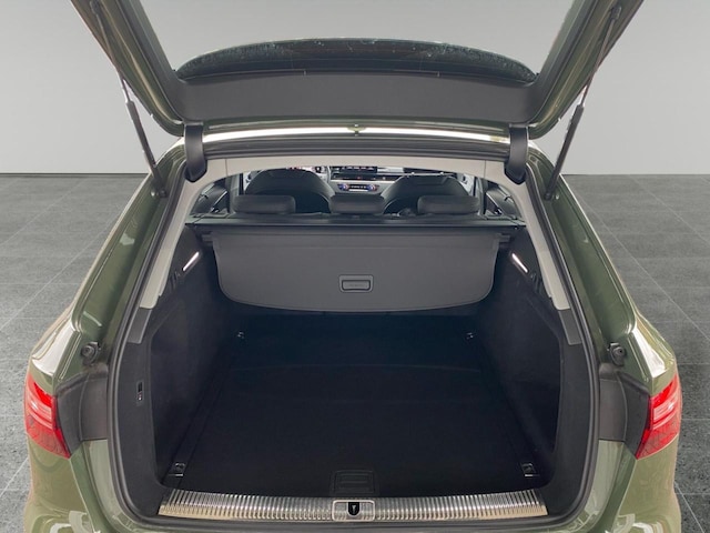 Audi A4 30 TDI Avant S-Line S-Tronic