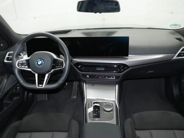 BMW 330 330e M-Sport Touring