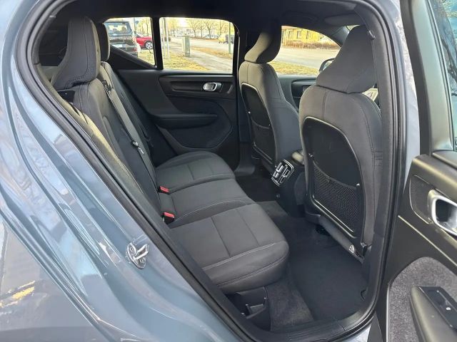 Volvo XC40 Core Recharge