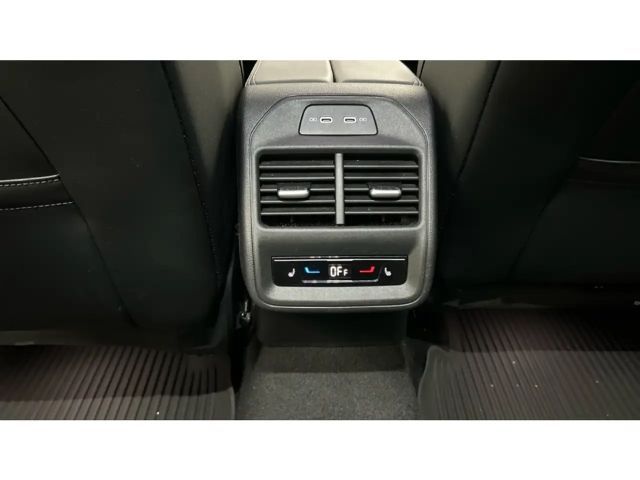 Volkswagen Passat 1.5 eTSI Business Variant